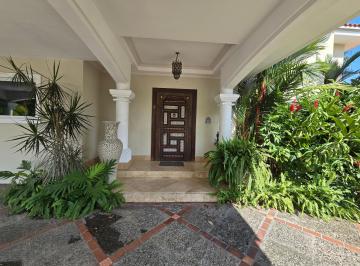 Casa · 375m² · 4 Recámaras · 4 Estacionamientos · Costa del Este | Costa Serena | Venta