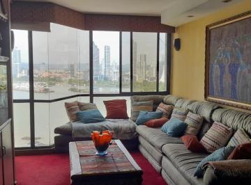 Apartamento · 216m² · 2 Recámaras · 2 Estacionamientos · Venta: Clásico y Hermoso Apartamento en PH Mediterrane