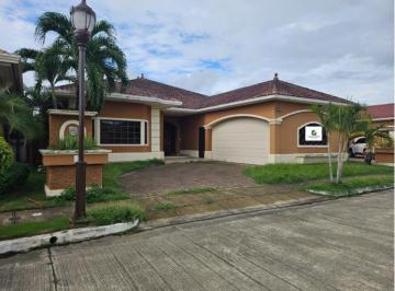 Casa de 4 habitaciones, Panamá · Venta de Casa Reposeida en Sunset Coast