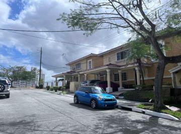 Casa de 3 habitaciones, Panamá · Vendo Amplia Casa en Villa Lucre con Piscina y Vista a La Ciudad