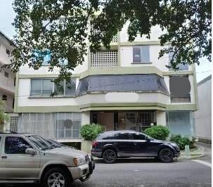 Local comercial , Panamá · Obarrio - Area Bancaria: Local de Planta Baja, con Vitrina a Calle