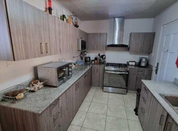 Casa · 262m² · 3 Recámaras · 2 Estacionamientos · Venta de Casa en Brisas del Golf Panama