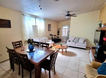 Casa · 262m² · 3 Recámaras · 2 Estacionamientos · Venta de Casa en Brisas del Golf Panama
