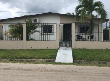 Casa · 400m² · 2 Recámaras · 2 Estacionamientos · Venta de Casa en Antón, El Mirador