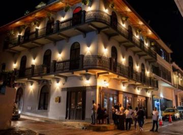 Local comercial · 210m² · Local de 210 m² en Casco Viejo (Feraud)