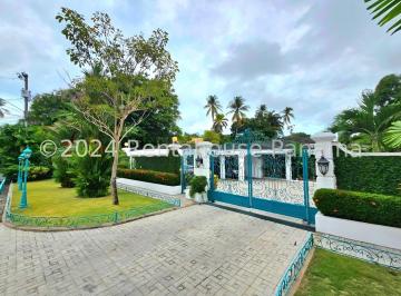 Casa de 4 habitaciones, Panamá · Venta de Casa Glamorosa en Altos del Golf 26 - 2485gg