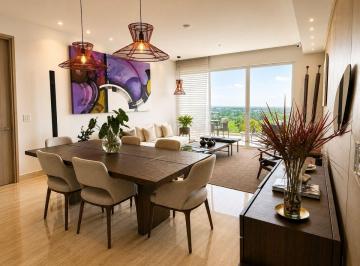 Apartamento de 3 habitaciones, Panamá · Venta de Apartamento en Santa María, PH Celeste,190 m²