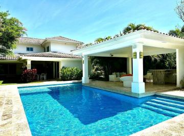 Casa · 400m² · 4 Recámaras · 4 Estacionamientos · Venta de Villa en Bijao Beach Club & Residences