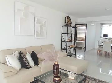 Apartamento · 200m² · 3 Recámaras · 1 Estacionamientos · Alquiler Solo con Opcion a Compra PH Carreras, El Cangrejo