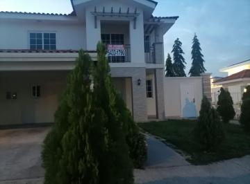 Casa de 3 habitaciones, Panamá · Se Vende Casa en Reservas de Versalles