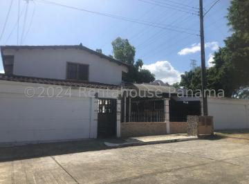 Casa de 3 habitaciones, Panamá · Venta de Casa con 402 m² de Terreno en Altos de Panamá 24 - 8129gg
