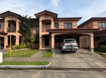 Casa de 3 habitaciones, Panamá · Vendo Casa Unifamiliar en Costa Sur Versalles