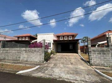 Casa · 180m² · 3 Recámaras · 2 Estacionamientos · Venta de Casa en Arraijan PH Hill Top (Of)