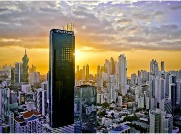 Oficina comercial · 149m² · 2 Estacionamientos · Oficina en Calle 50 Tower Bank Amoblada 149 m² Servicios Incluidos