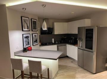Apartamento · 105m² · 2 Recámaras · 2 Estacionamientos · Se Vende Apartamento en Costa del Este, Ciudad de Panamá.