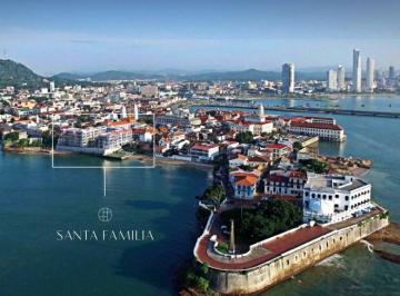 Casa · 585m² · 4 Recámaras · 2 Estacionamientos · Casa en Calle Quinta, Santa Familia en Casco Viejo
