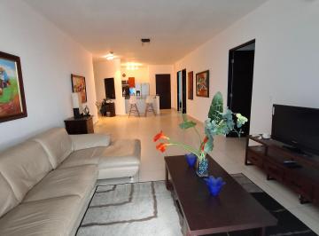 Apartamento de 2 habitaciones, Panamá · Venta de Apartamento Amoblado en Av Balboa