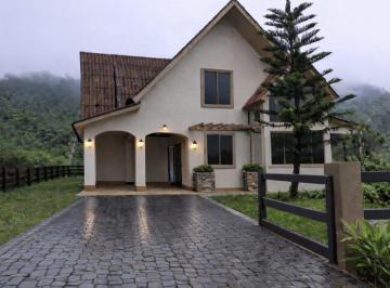Casa · 400m² · 4 Recámaras · 4 Estacionamientos · Venta de Casa en Altos del María