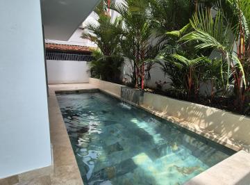 Casa de 4 habitaciones, Panamá · Casa en Altos del Golf: Moderna, con Piscina, con Rooftop, 4 Recámaras