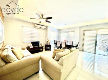 Casa · 240m² · 3 Recámaras · 2 Estacionamientos · Se Vende Casa en Panama Pacifico - Woodlands