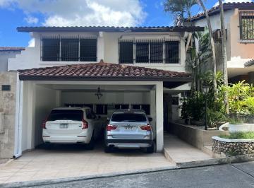 Casa · 377m² · 3 Recámaras · 2 Estacionamientos · En Venta Casa Unifamiliar en Dos Mares, Panamá