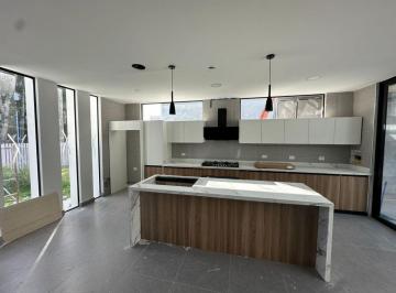 Casa de 3 habitaciones, Chame · Casa en Playa Coronado 396,000 con Acceso Directo a Cancha de Golf, en Etapa Final de Construcción