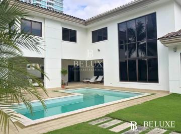 Casa · 840m² · 4 Recámaras · 3 Estacionamientos · Venta de Casa en PH Residencial Paseo del Parque (6)