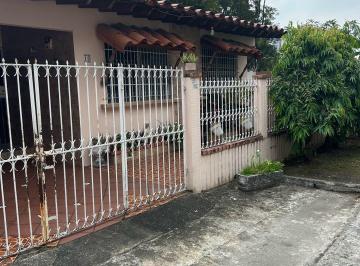 Casa · 200m² · 3 Recámaras · 2 Estacionamientos · Venta de Casa en Chanis