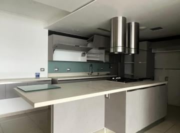 Apartamento · 221m² · 3 Recámaras · 2 Estacionamientos · Apartamento en Venta – Av Balboa