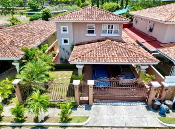 Casa de 3 habitaciones, Panamá · Villas del Golf. 360 m 3r 2.5b 2est Terraza $385,000.00neg