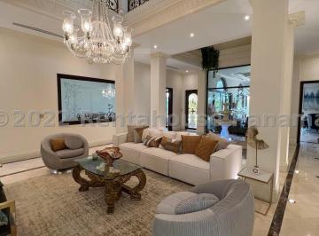 Casa de 5 habitaciones, Panamá · Amplia Casa en Venta en Santa Maria