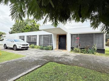 Casa de 3 habitaciones, David · Hermosa Casa de 3 Recámaras en Venta – Vive a 2 Cuadras de Plaza Terronal, David