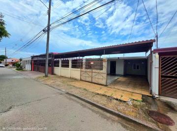 Casa de 3 habitaciones, Panamá · Venta de Casa con Excelente Ubicación en Chanis 25 - 2398gg
