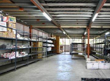 Bodega-Galpón-Depósito · 1990m² · 10 Estacionamientos · Pueblo Nuevo, Galera/terreno 1900 m² a Solo $4500