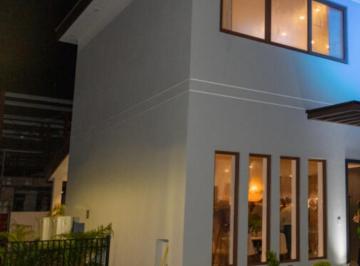 Casa · 320m² · 3 Recámaras · 2 Estacionamientos · Santa Maria, Casa de Lujo 3/4 Recamaras a Solo $930k