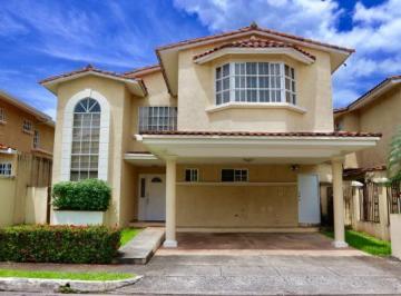 Casa · 400m² · 4 Recámaras · 2 Estacionamientos · Venta Casa en Clayton 4 Recamaras Albrook Gardens Neg Cv