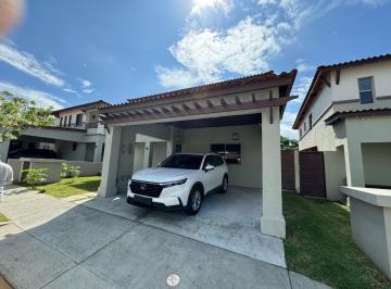 Casa · 352m² · 3 Recámaras · 1 Estacionamientos · Venta: Casa en PH Palmia Woodlands
