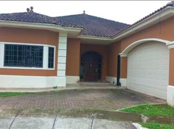 Casa · 483m² · 4 Recámaras · Venta de Residencia en Costa Sur