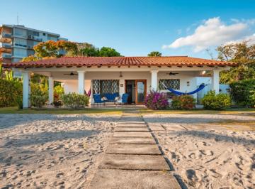 Casa de 3 habitaciones, San Carlos · Playa Blanca | Farallon | Venta