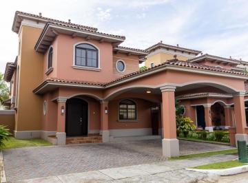 Casa · 345m² · 4 Recámaras · 2 Estacionamientos · Venta de Casa Amoblada en Residencial El Doral, Costa Sur, Panamá