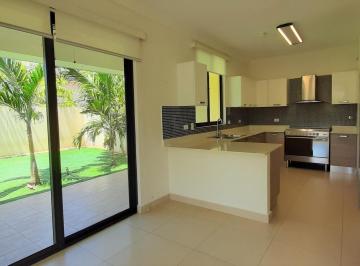 Casa · 247m² · 3 Recámaras · 3 Estacionamientos · Vendo Hermosa Casa en River Valley, Panamá Pacífico