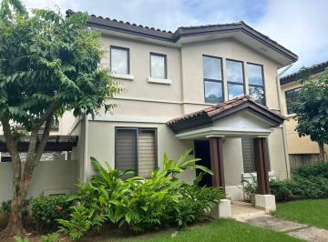Casa de 3 habitaciones, Arraiján · Vendo/alquilo Casa Unifamiliar con Piscina en Panama Pacifico