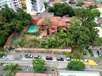 Casa de 17 habitaciones, Panamá · Alquiler de Casa en Bella Vista, 2,760 m² de Terreno