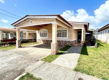 Casa · 98m² · 3 Recámaras · 2 Estacionamientos · ID 22844 Se Vende en Colinas del Oeste en Arraiján