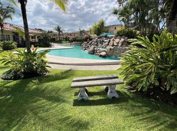 Casa · 180m² · 3 Recámaras · 2 Estacionamientos · Vendo Casa Condado del Rey Dorado Springs