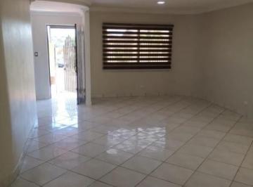 Casa · 242m² · 3 Recámaras · 2 Estacionamientos · Venta de Residencia Arraijan
