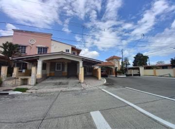 Casa · 216m² · 3 Recámaras · 2 Estacionamientos · Vendo Casa Reposeída, Villa Lucre Paseo Real
