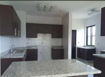 Casa · 276m² · 4 Recámaras · 2 Estacionamientos · Venta de Residencial San Carlos
