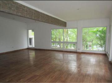 Casa · 1124m² · 4 Recámaras · 4 Estacionamientos · Venta Residencial Las Cumbres