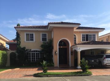 Casa · 440m² · 3 Recámaras · 4 Estacionamientos · Venta de Casa en Costa del Este, Residencial Costa Bay